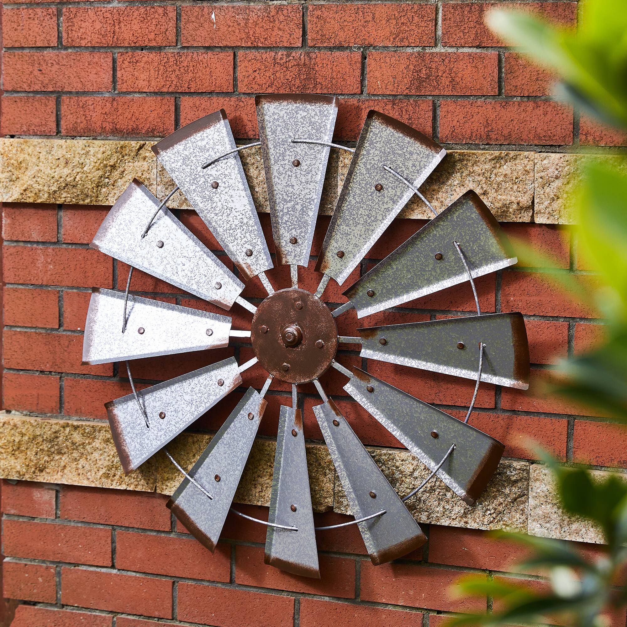 Glitzhome® 28.5" Galvanized Metal Wind Spinner Wall Décor